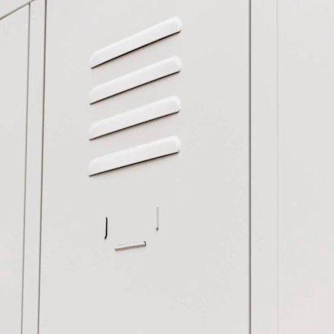 Szafka BHP ubraniowa 3 drzwiowa 90 cm szara do szatni pracowniczej MTP001937