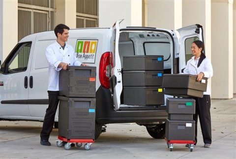 Pojemnik Termoizolacyjny Cam Gobox Ładowany Od Przodu GN 1/1 60 L Cambro