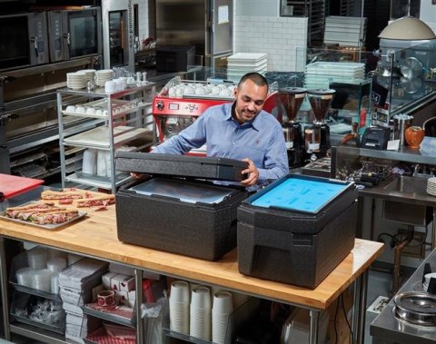 Pojemnik termoizolacyjny Cam GoBox GN 1/1 46l ładowany od góry Cambro EPP180LH110