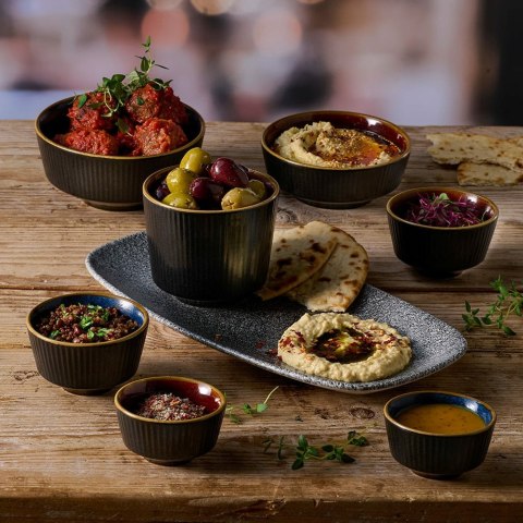 Talerz podłużny Raku Quartz Black o wym. 298x153 mm Churchill