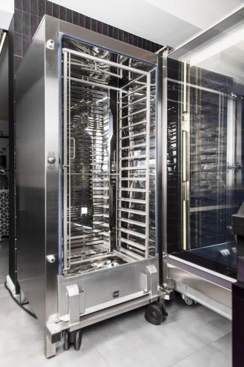 Piec piekarniczo-cukierniczy z wózkiem iBake MAX 16E TSC Resto Quality iBake MAX 16E TSC