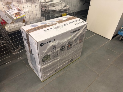 out Elektryczna szatkownica do warzyw z dużym otworem i zestawem tarcz Hendi 231852