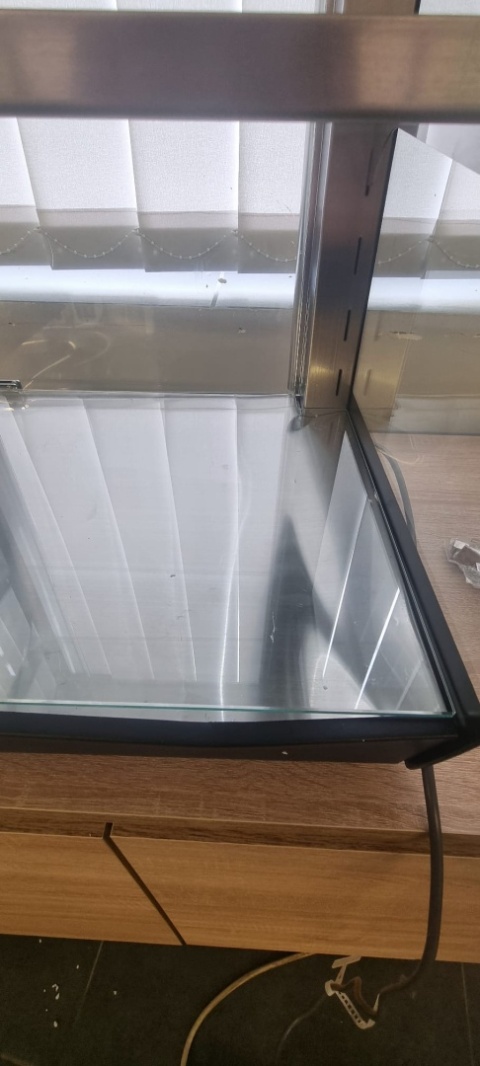 out Witryna na drożdżówki neutralna 75 l z oświetleniem LED Hendi 233092