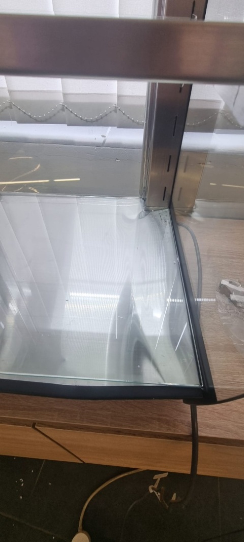 out Witryna na drożdżówki neutralna 75 l z oświetleniem LED Hendi 233092