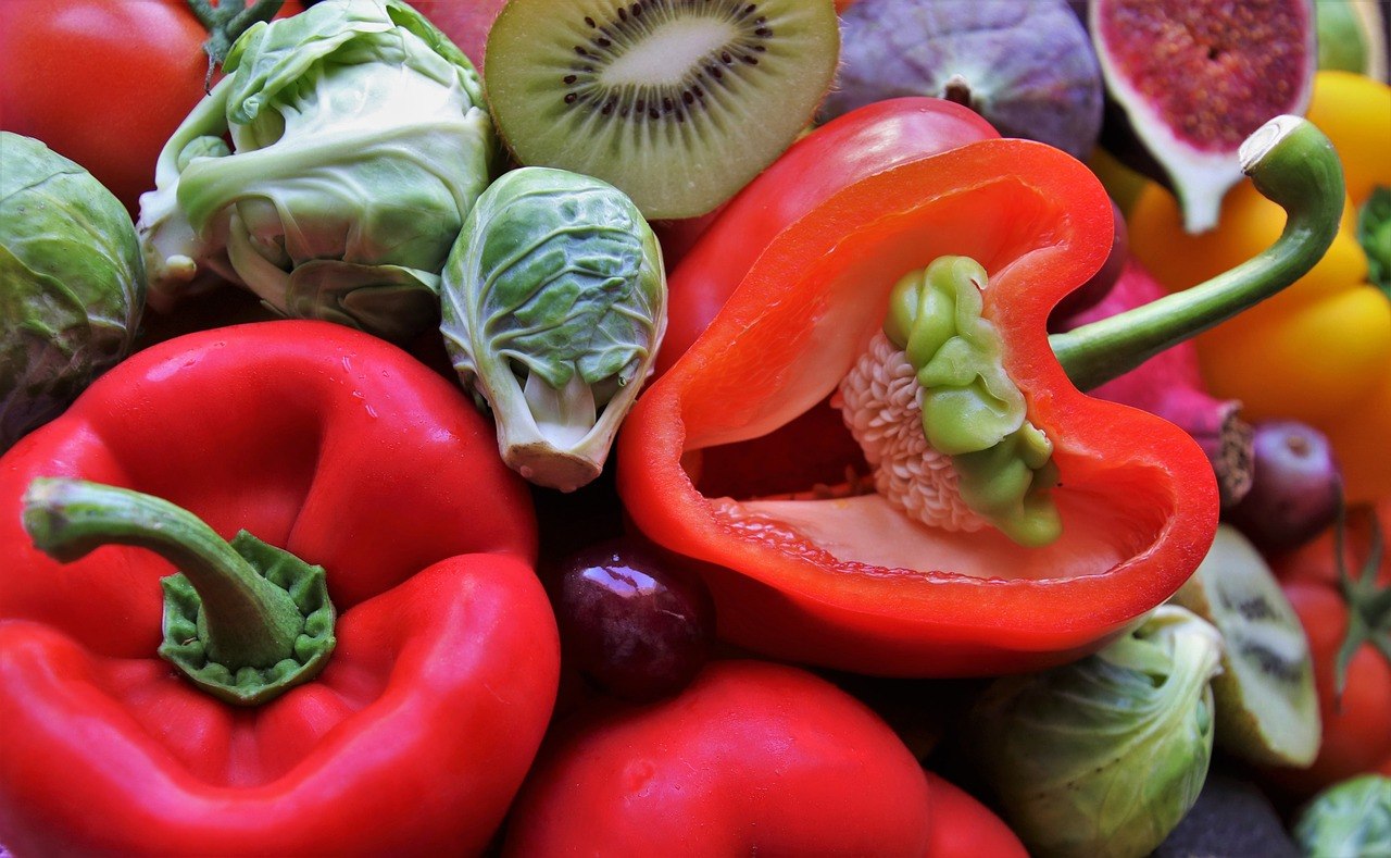 Sprawdź, jak poprawnie przechowywać owoce i warzywa w restauracji